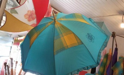 Tournicoti : la fabrique martiniquaise de parapluies